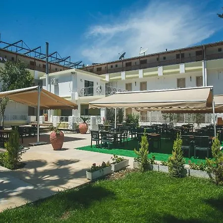Dinara Garden 3*