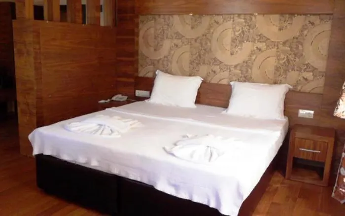 Dinara Garden Hotel