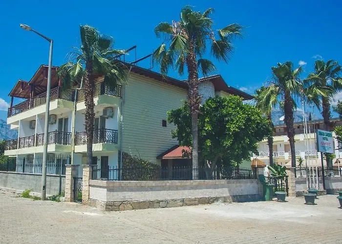 Dinara Garden Hotel