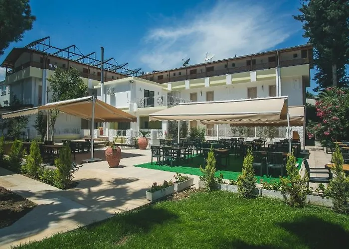 Dinara Garden 3*