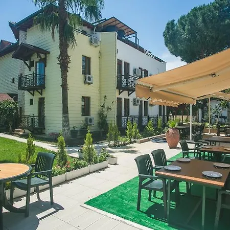Hotel Dinara Garden
